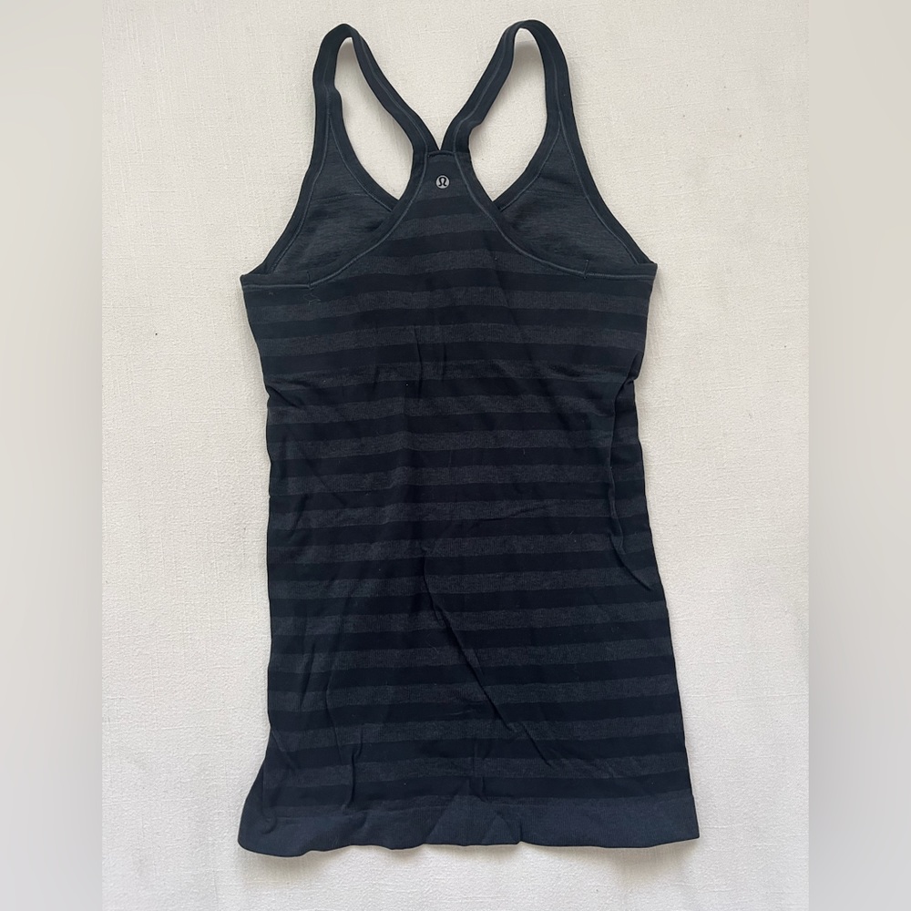 Lululemon swiftly tech racerback tank top, size S.